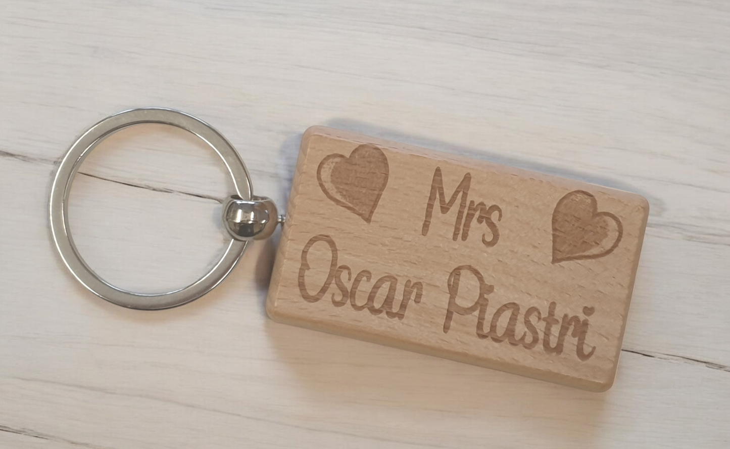 Mrs Oscar Piastri Keyring Gift Love Heart Cute Engraved Wooden Key Fob Fun Nice F1 Fan Present