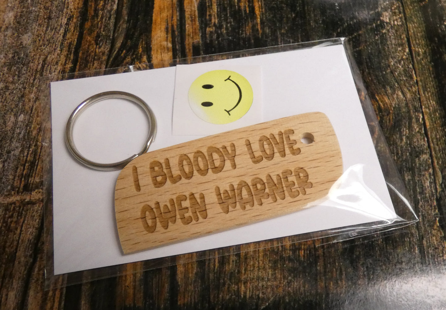 Owen Warner Keyring Gift - I Bloody Love Owen Warner - Engraved Wood Celebrity Jungle Fan Birthday Christmas Fun Cute Novelty Present