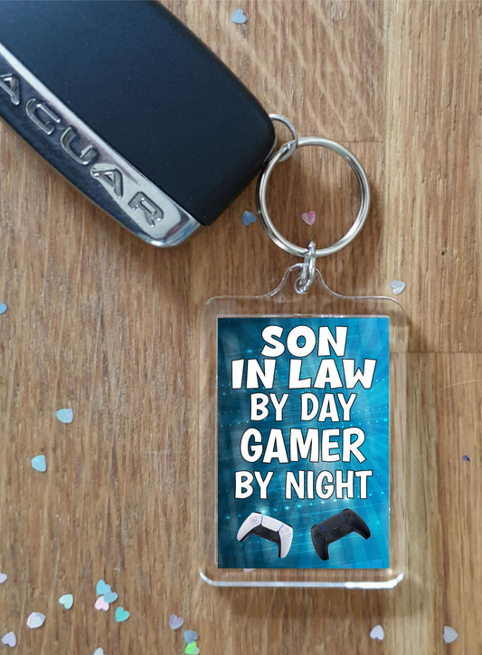 Son in Law Gaming PS5 Keyring Gift - Son in Law By Day Gamer By Night - Cute Fun Cheeky Novelty Present