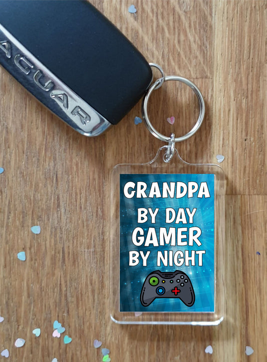 Uncle Gaming Xbox Keyring Gift - Uncle By Day Gamer By Night - Cute Fun Cheeky Novelty Present
