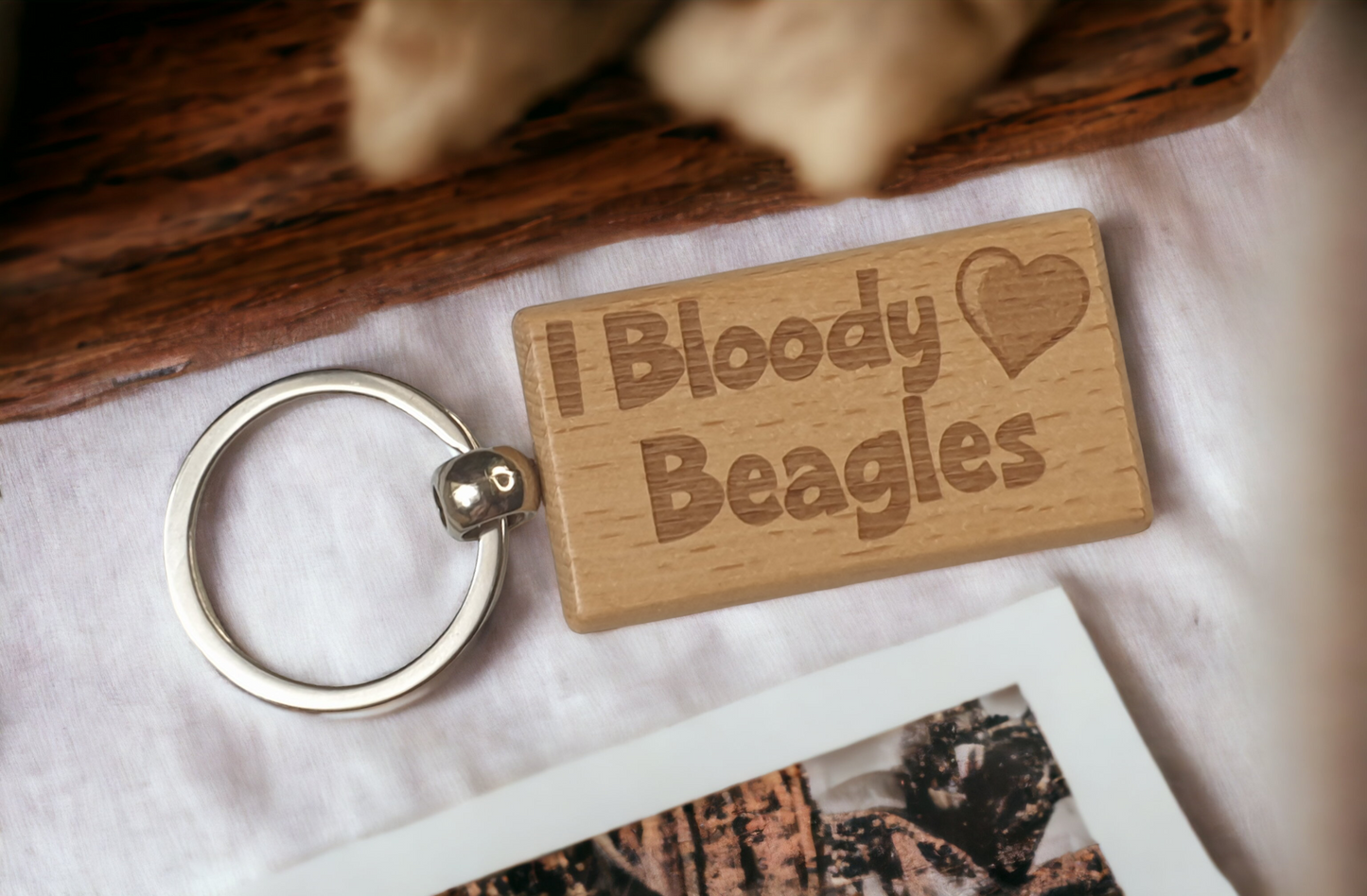 Beagle Keyring Gift - I Bloody Love Beagles - Cute Engraved Wooden Key Fob Fun Novelty Nice Custom Present