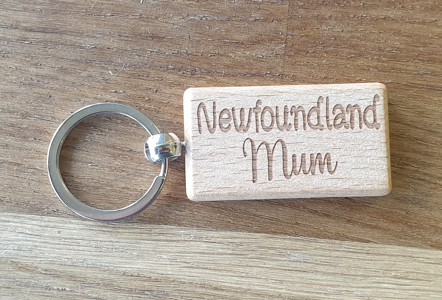 Newfoundland Mum Keyring Gift - Nice Cute Engraved Wooden Key Fob Novelty Dog Owner Present